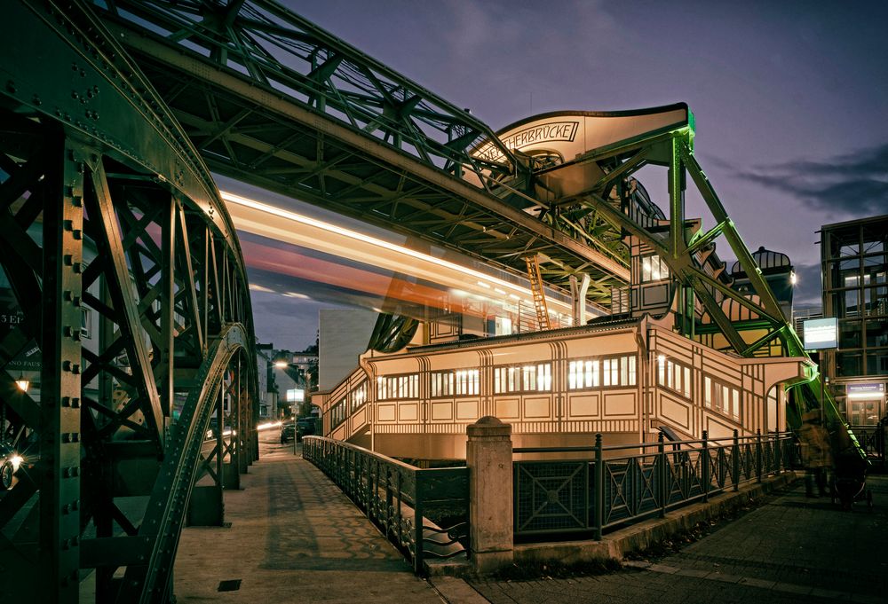 Schwebebahnstation Werther Brücke