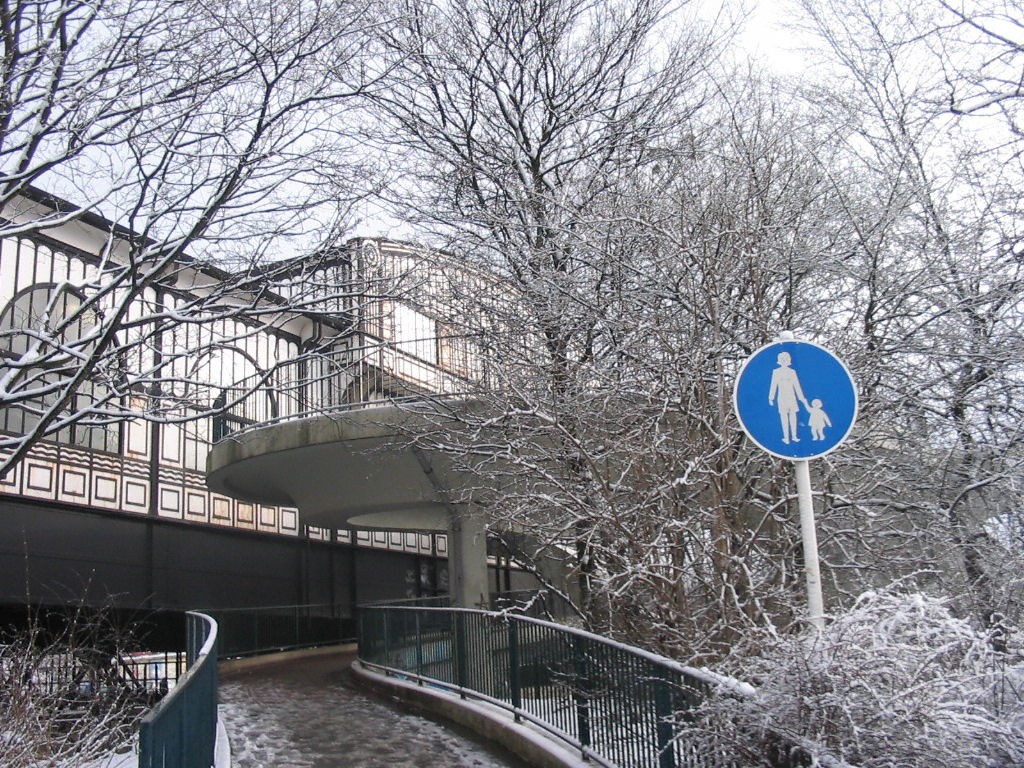 Schwebebahnwagenhalle Oberbarmen und Überflieger