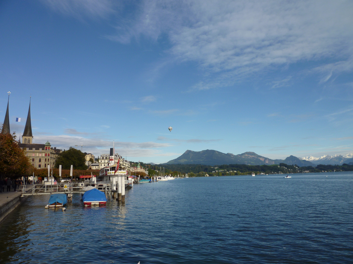 Schwebend über Rigi & Vierwaldstättersee ...