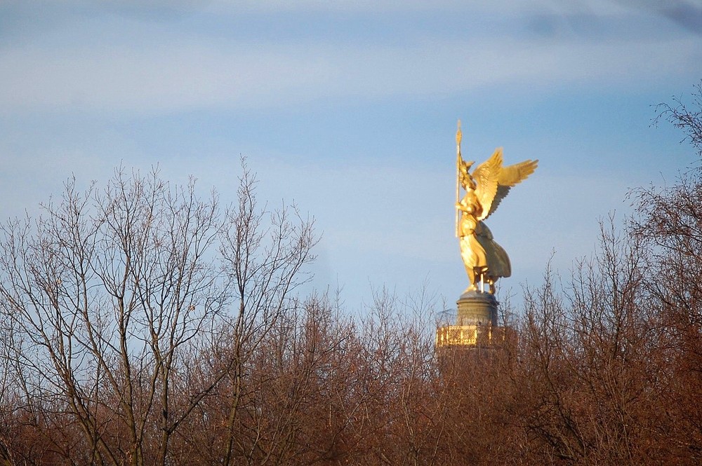 Schwebende "Goldelse"