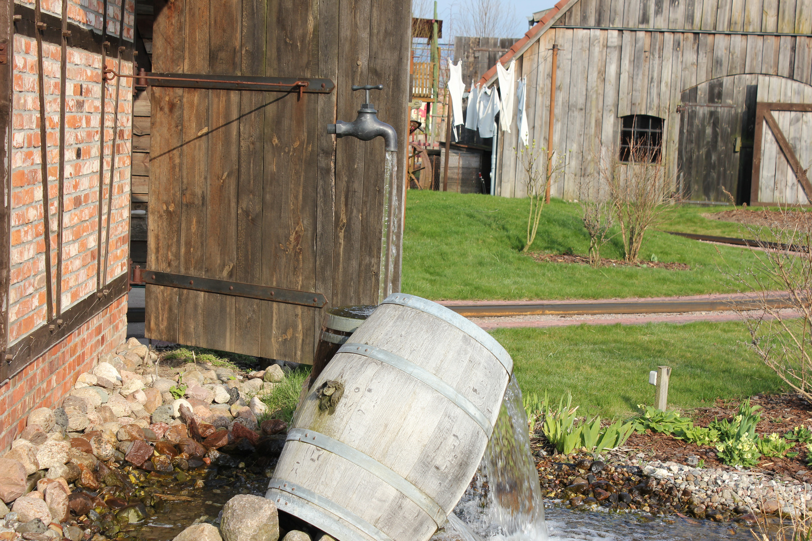 schwebender Wasserhahn