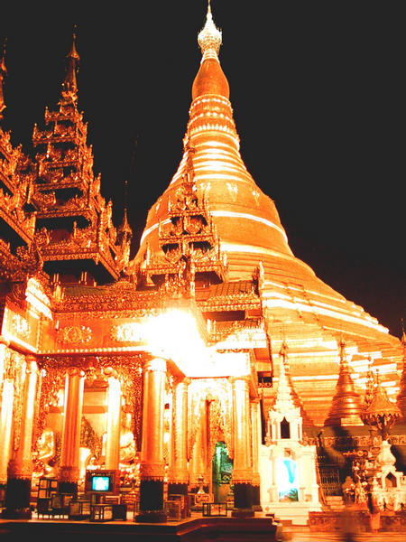 Schwedagon am Abend