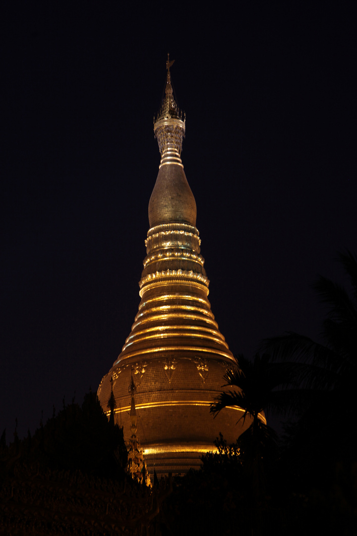 Schwedagon bei Nacht