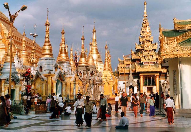 Schwedagon Pagode-das prunkvollste buddhistische Heiligtum