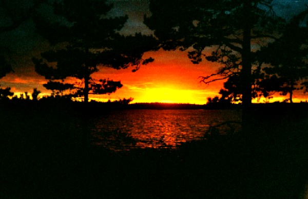 Schweden - Sonnenuntergang am See Asnen