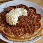 Schwedische Waffeln mit Moltebeeren