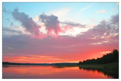 Schwedischer See im Sonnenuntergang