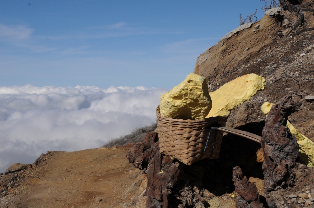 Schwefel / Ijen Vulkan / Indonesien