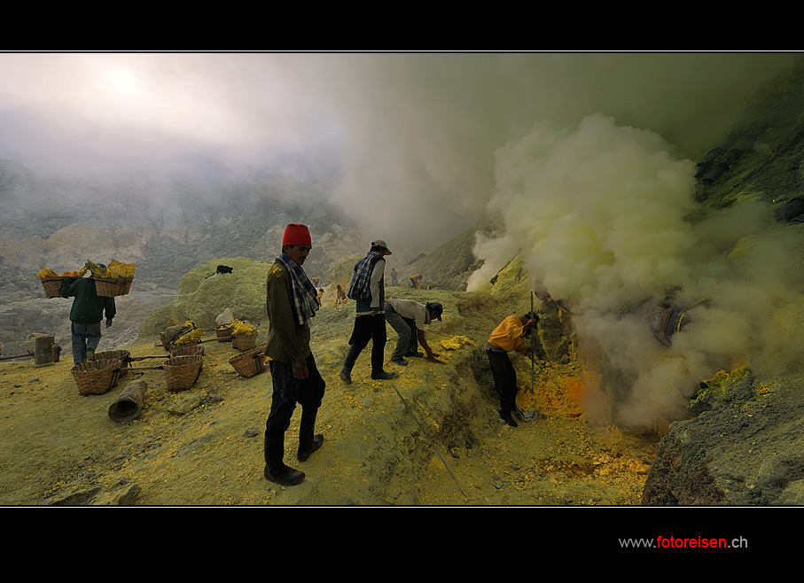 Schwefelabbau im Ijen