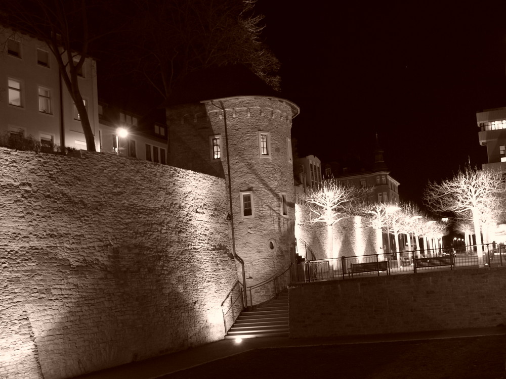 Schweinfurter Wachturm bei Nacht