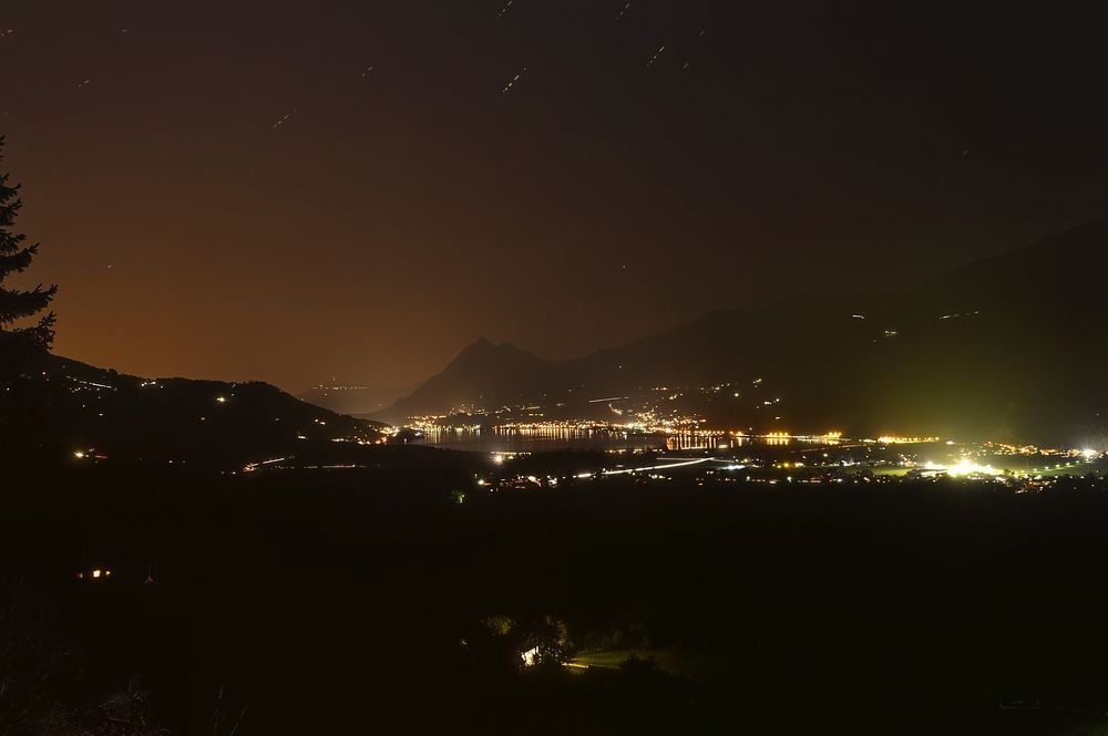 Schweiz: Nächtlicher Blick auf Giswil