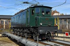 Schweizer Elektrolokomotive Ae 4/7 auf der Drehscheibe (1)