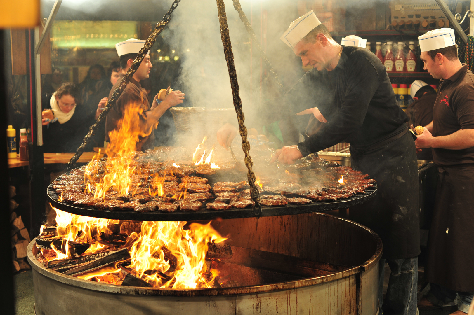 Schwenkgrill auf dem Weihnachtsmarkt in Bremen