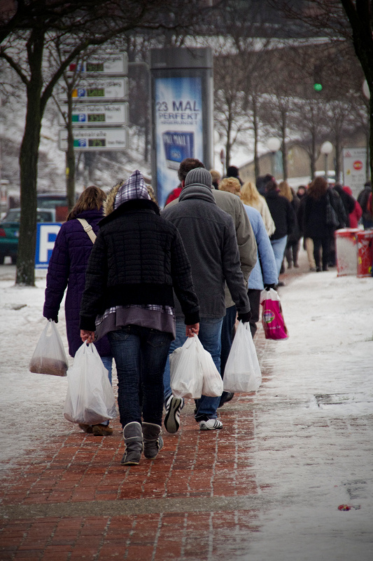 Schwer mit den Schätzen ... des Fischmarkts beladen