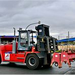 Schwerarbeit im Hafen