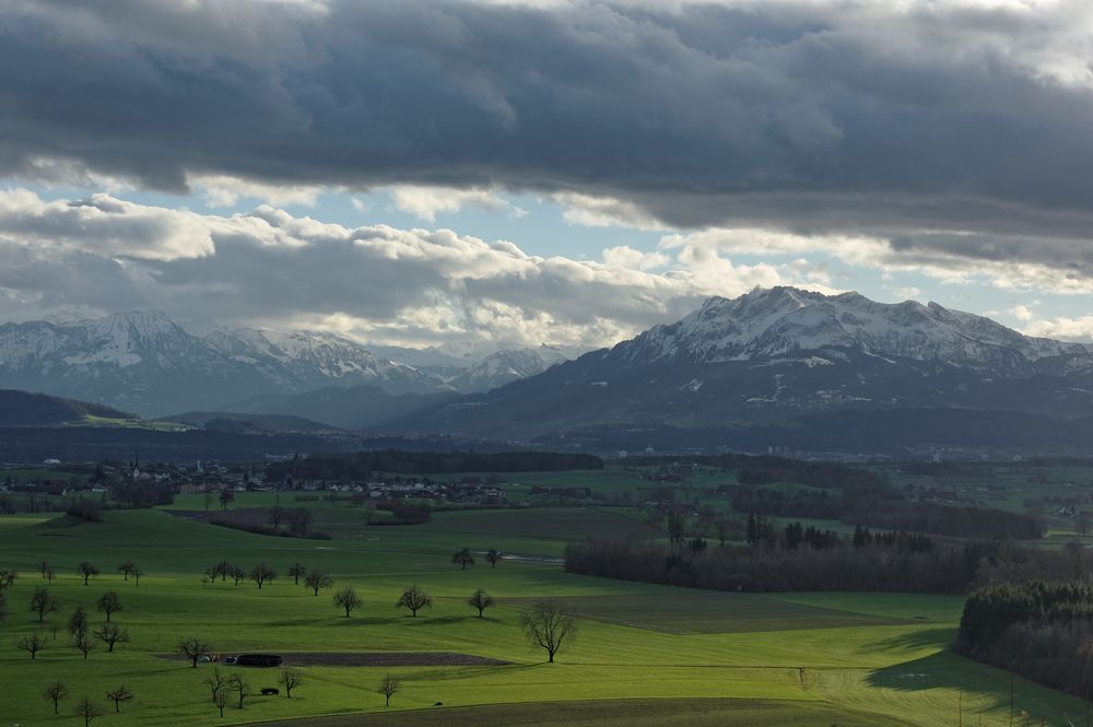 [ Schwere Wolken ]