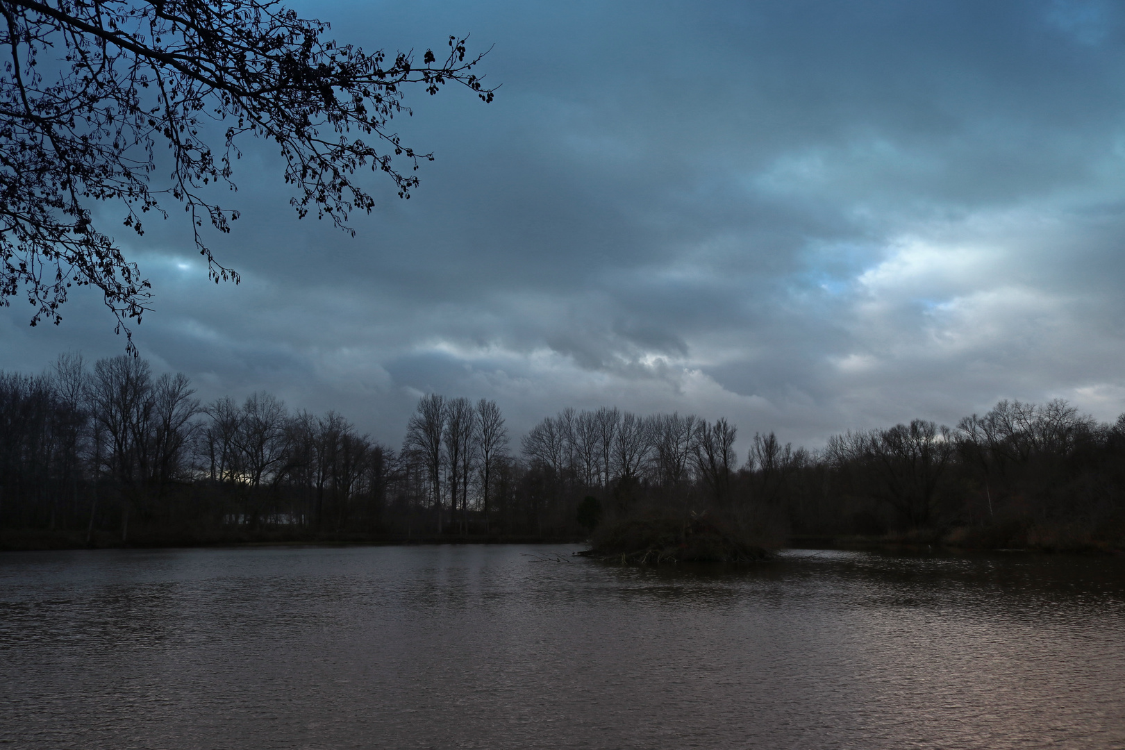 Schwere Wolkendecke