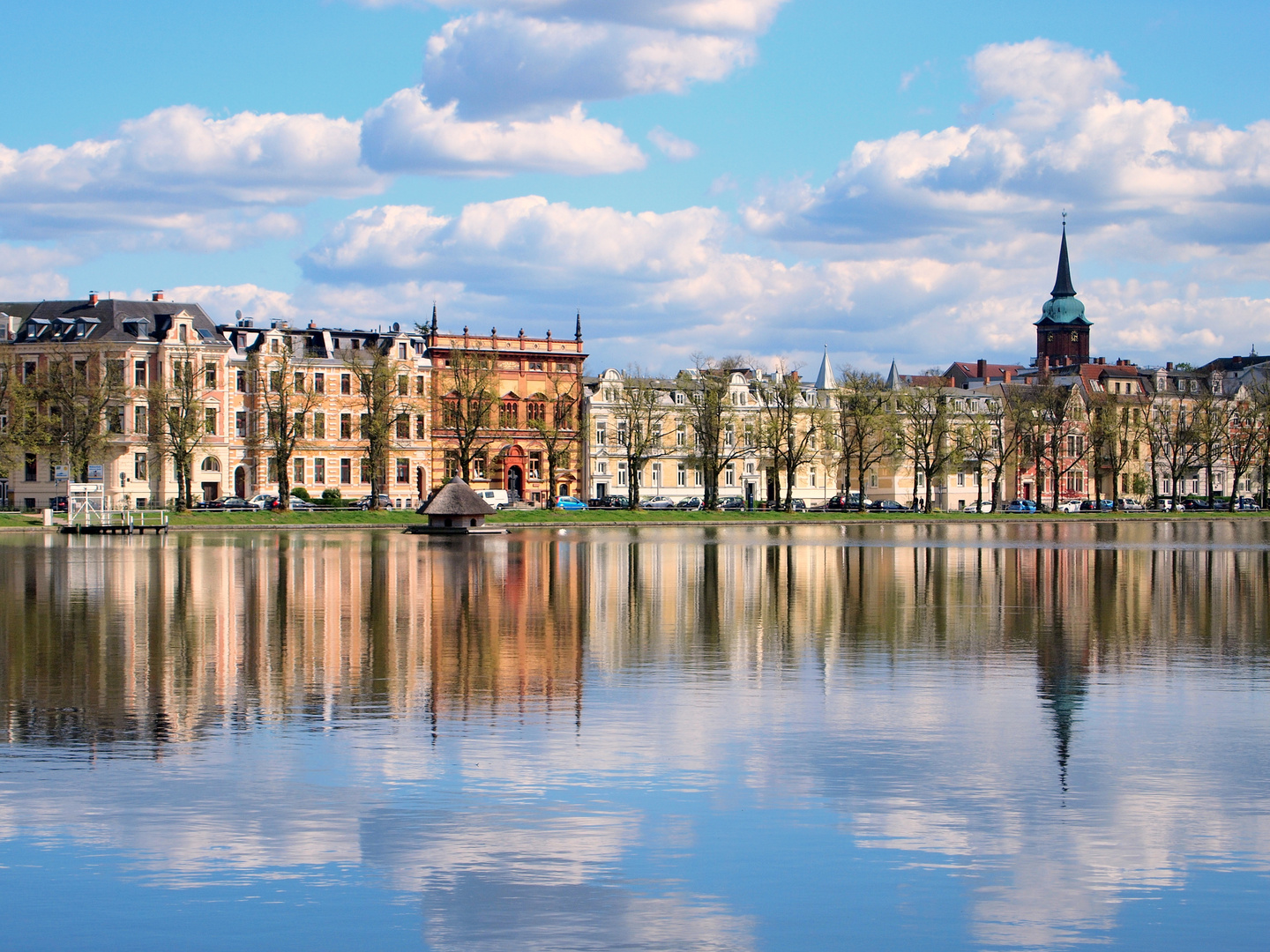 Schwerin am Pfaffenteich mit Schelfkirche