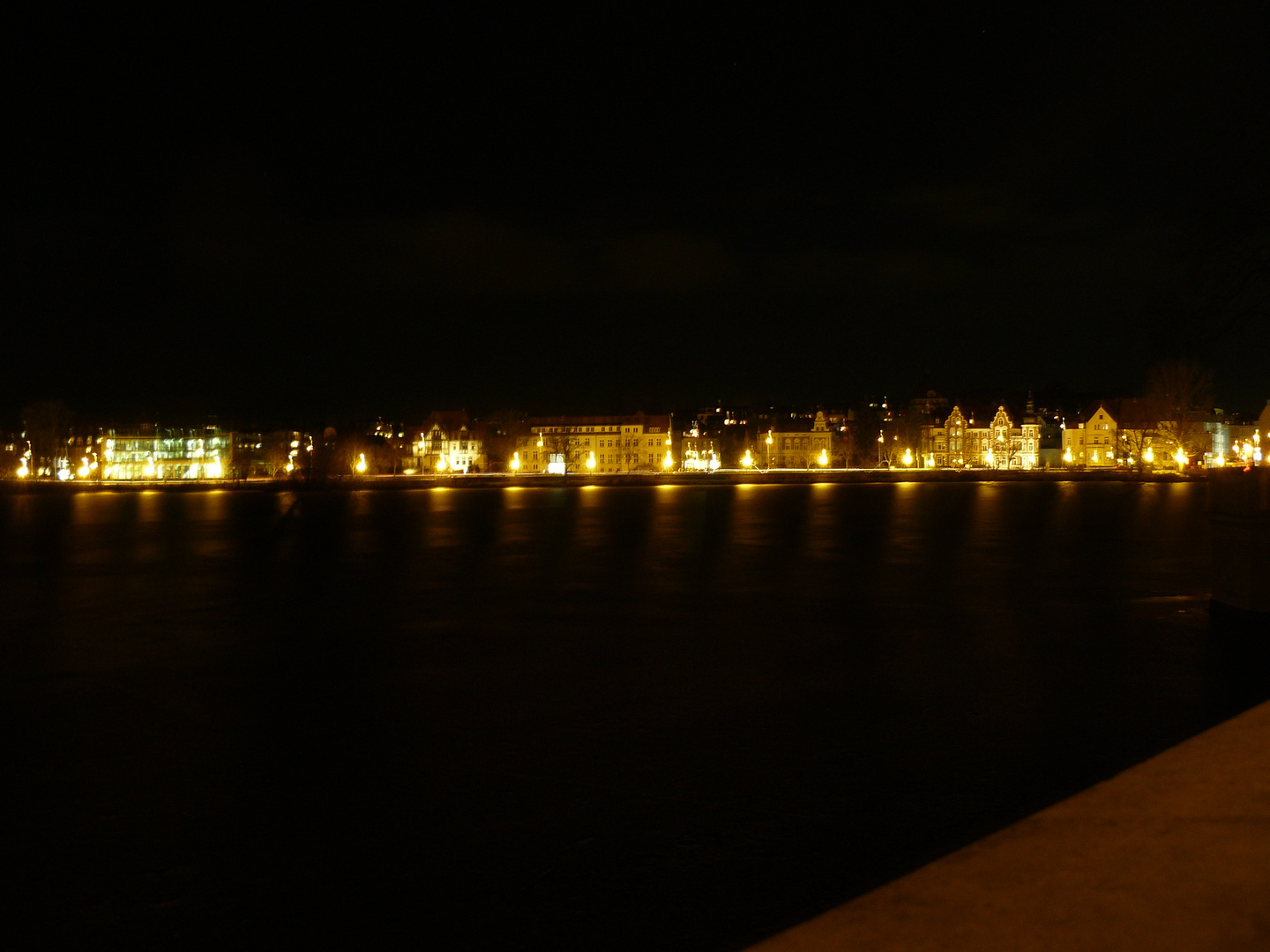 Schwerin bei Nacht.