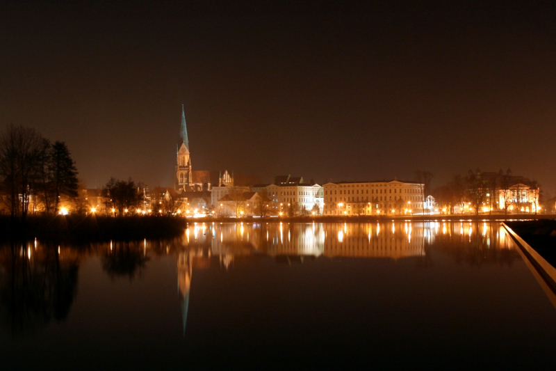 Schwerin bei Nacht