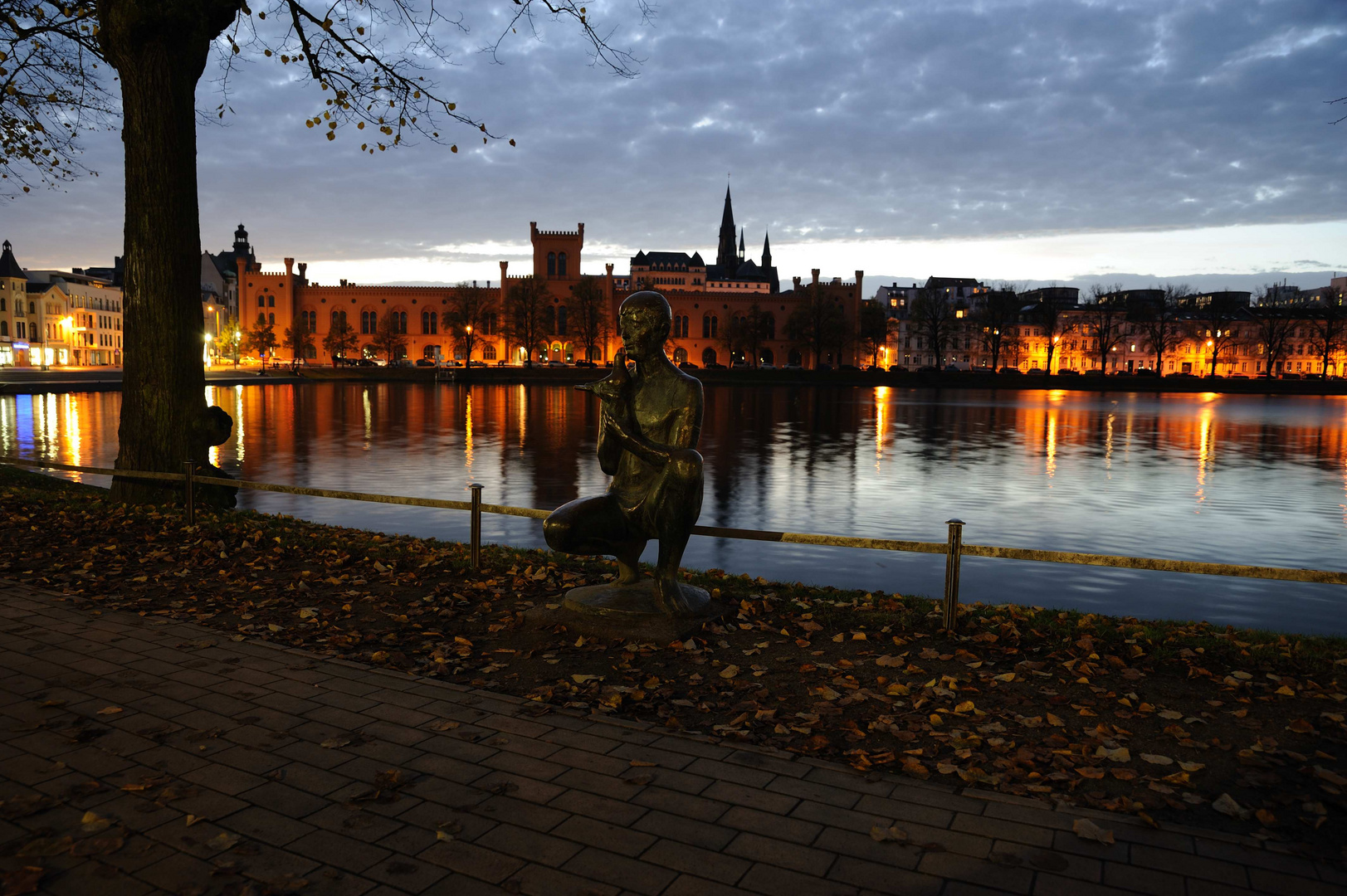 Schwerin bei Nacht