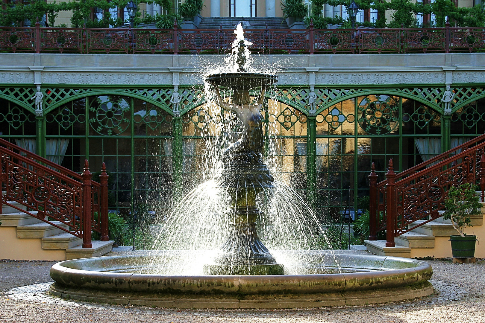 Schwerin ... im Burggarten des Schlosses