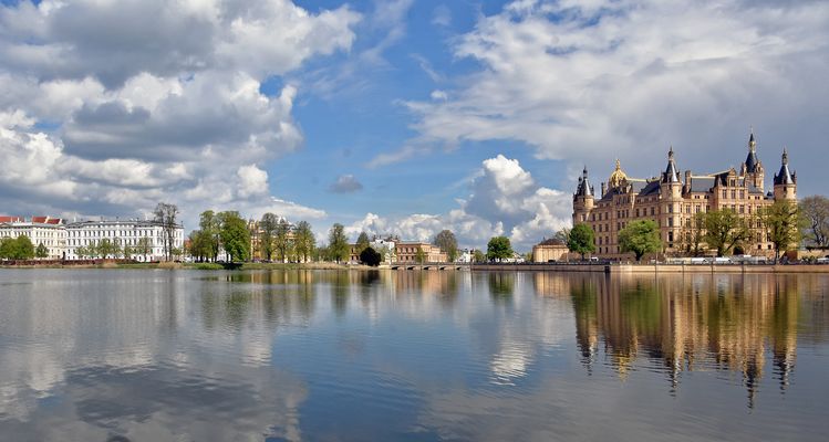 Schwerin mit Schloss...