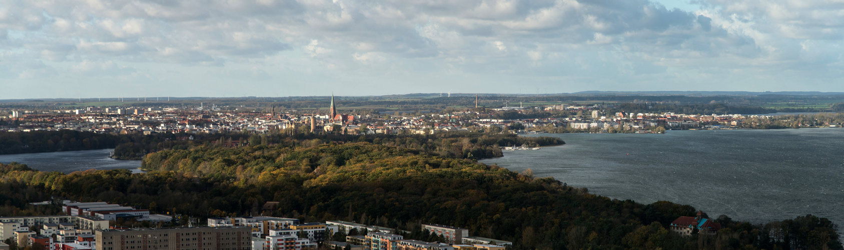 Schwerin - Stadt der sieben Seen