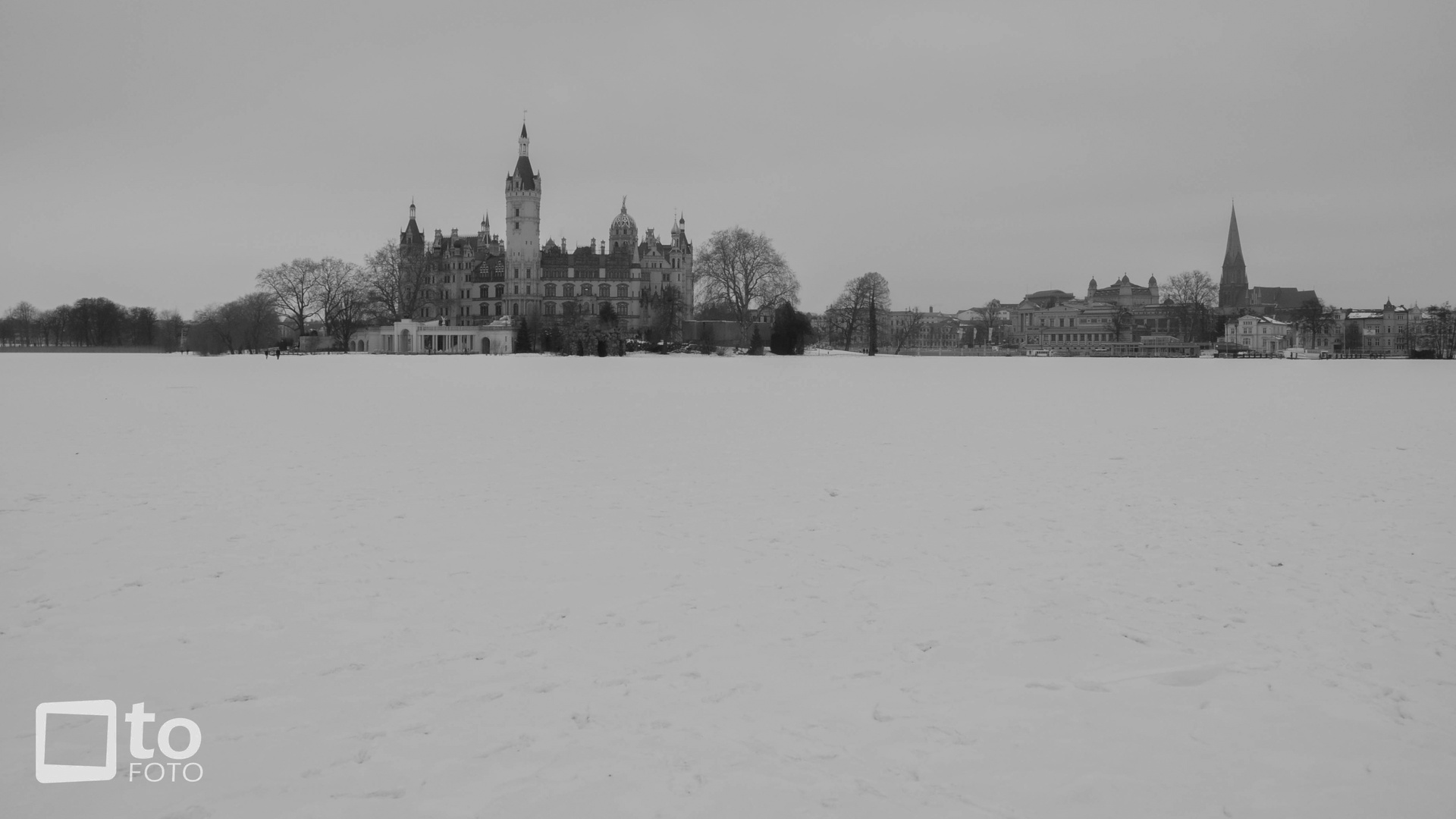 Schweriner Märchenschloss im Winter