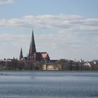 Schweriner Marstall und Dom im Hintergrund