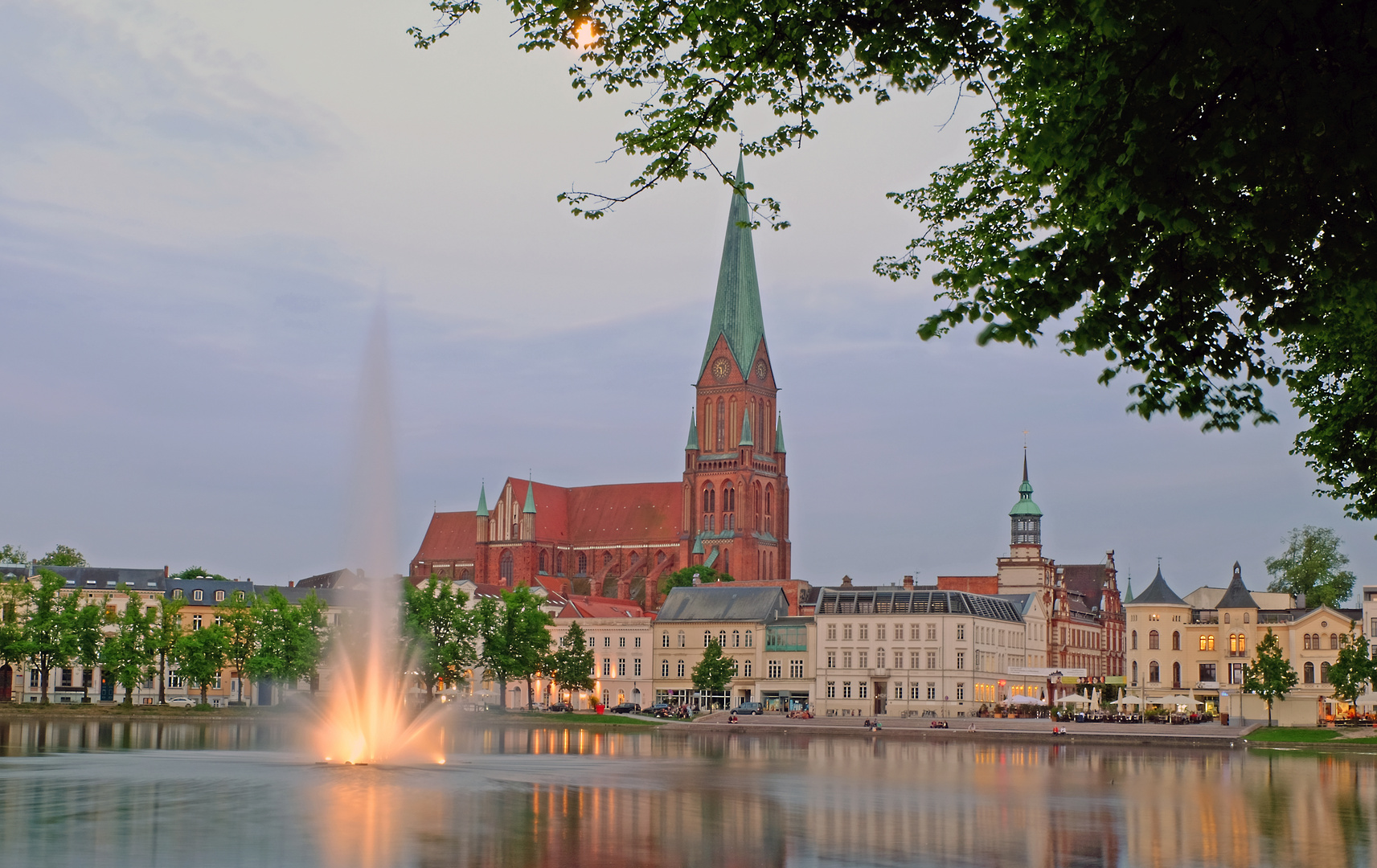 Schweriner Pfaffenteich mit Dom