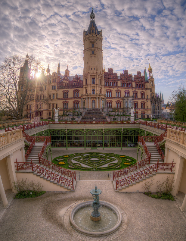 Schweriner Schloss am Abend