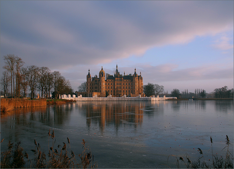 Schweriner Schloss im Licht