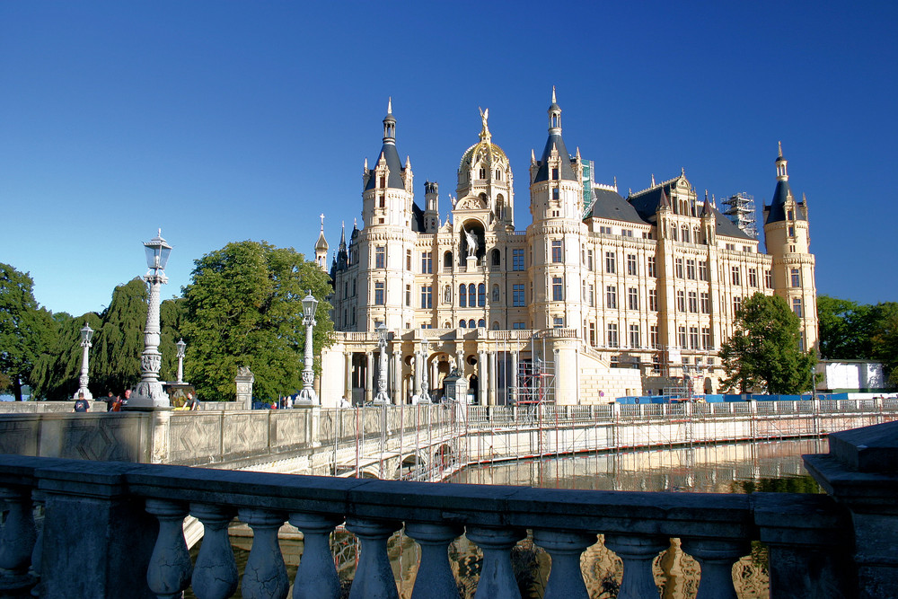 Schweriner Schloss immer noch mit Baugerüsten zu sehen