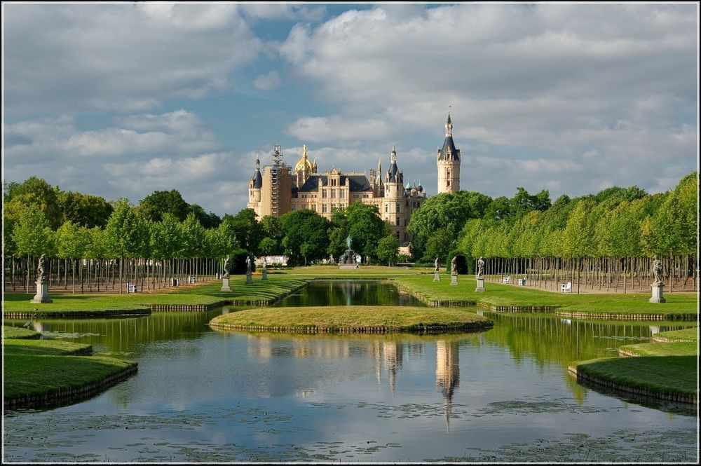 Schweriner Schloss mit Schlossgarten Foto & Bild architektur