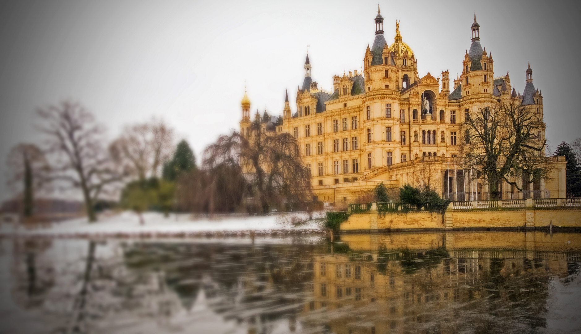 Schweriner Schloß vor dem Eisspiegel