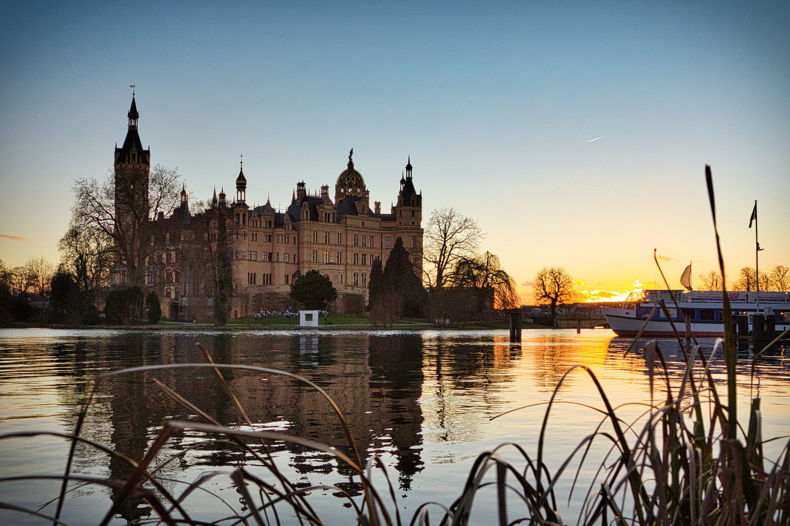 Schweriner Schloß vor Sonnenuntergang