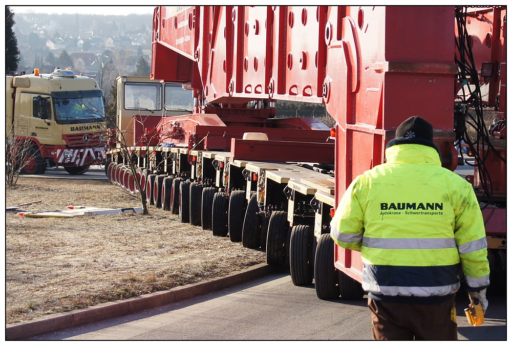 Schwertransport durch den Rhein-Erft-Kreis