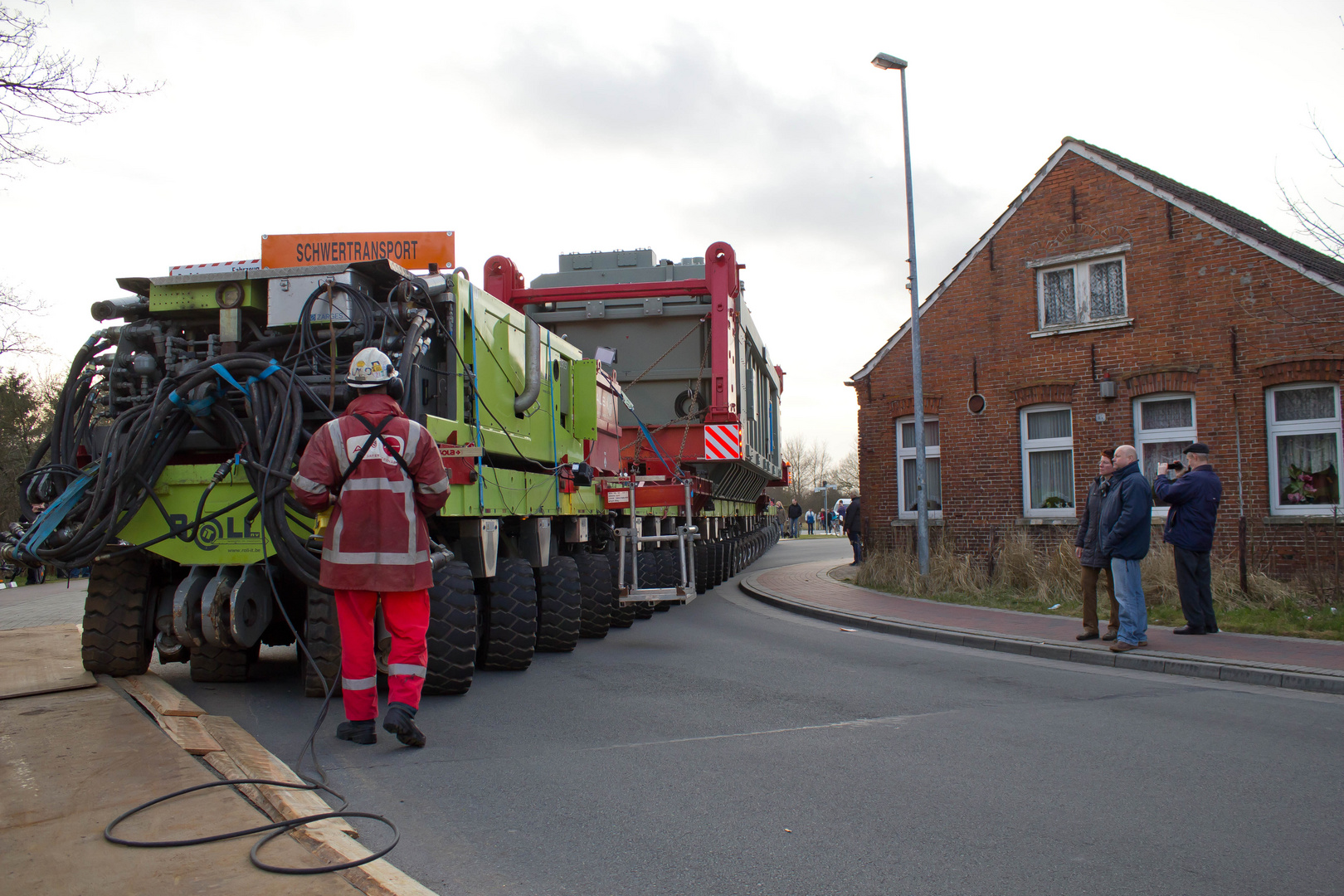 Schwertransport durch Möhlenwarf