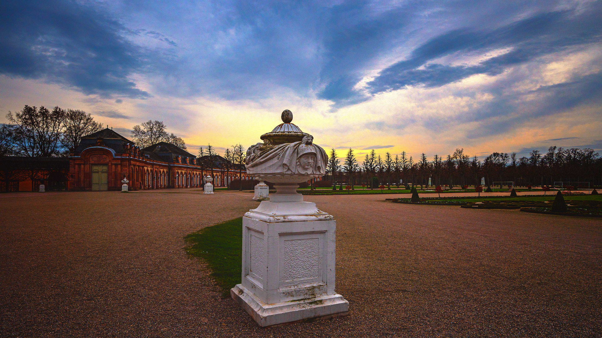 Schwetzingen_Schlossgarten-Sockel-ps