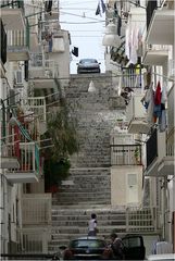 schwierige Passage für die Autos in Vieste (Einbahntreppe)