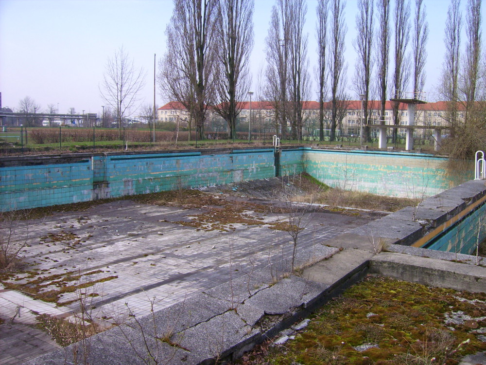 Schwimmbad an der Siegfriedstraße in Berlin