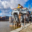 Schwimmbagger im Neuen Hafen