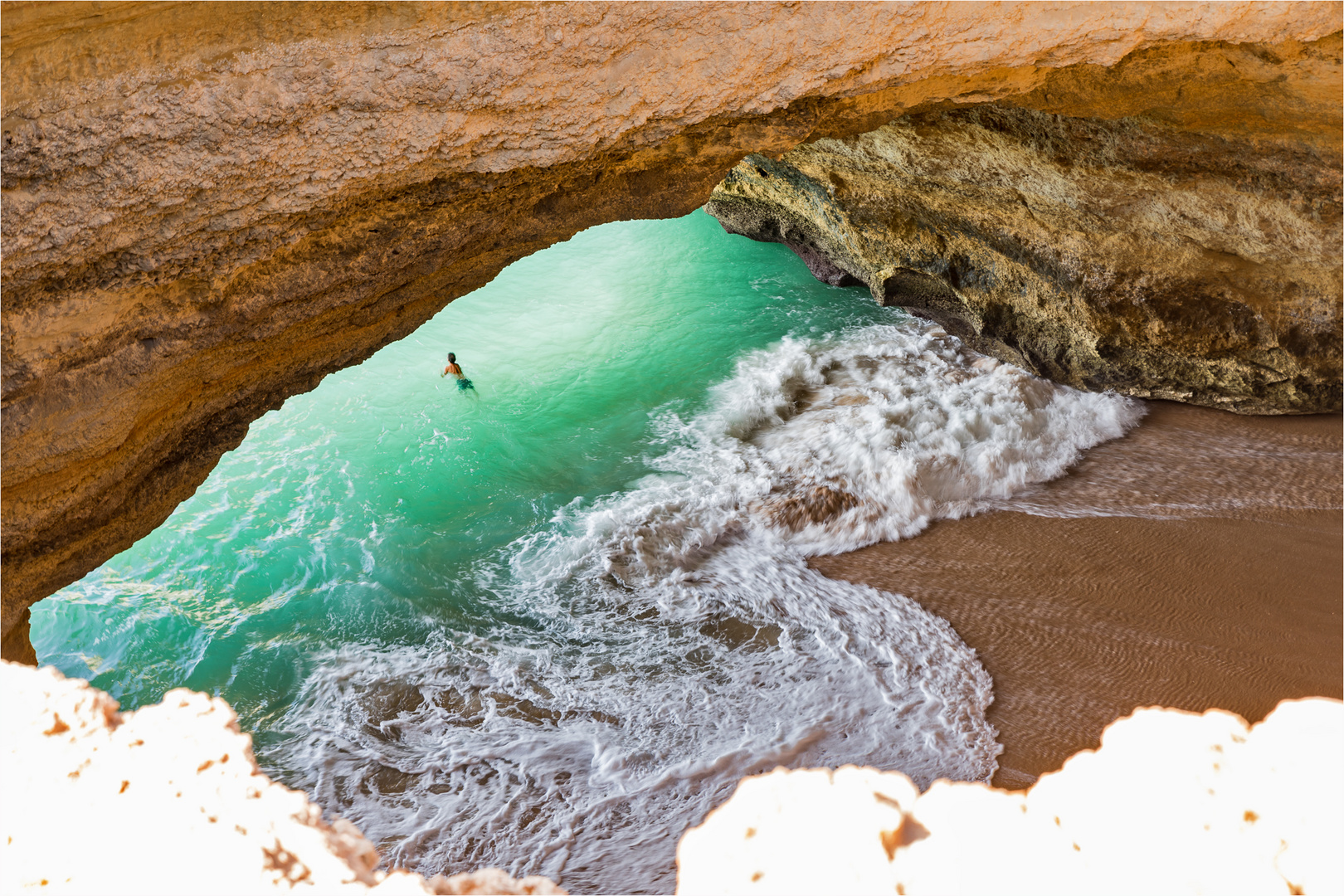 Schwimmen aus der Grotte …