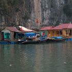 Schwimmende Dörfer in der Ha Long Bucht