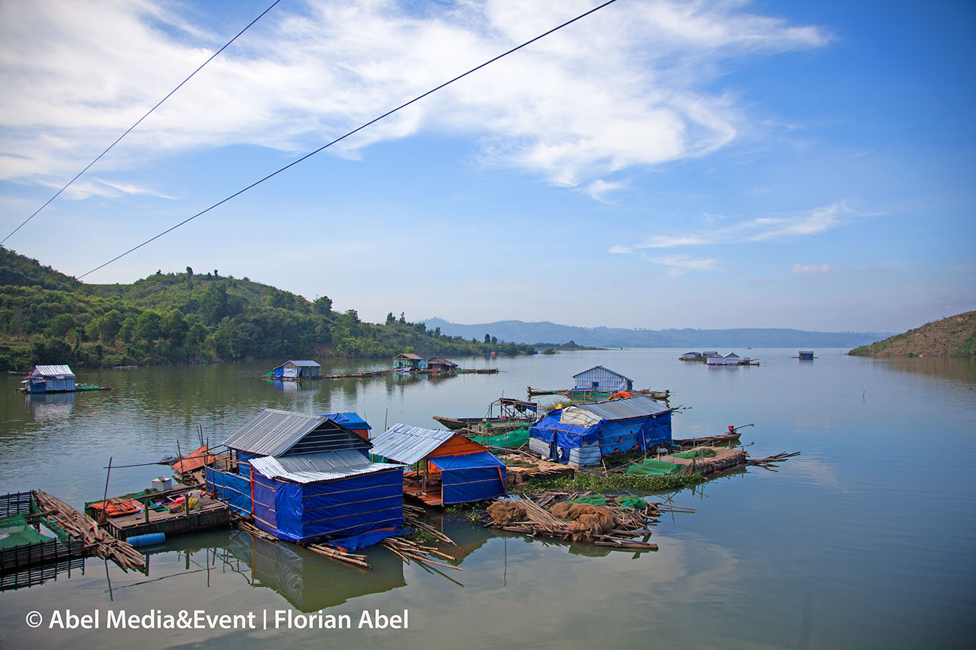 Schwimmende Häuser in der Nähe von Dalat // Floating Houses near Dalat