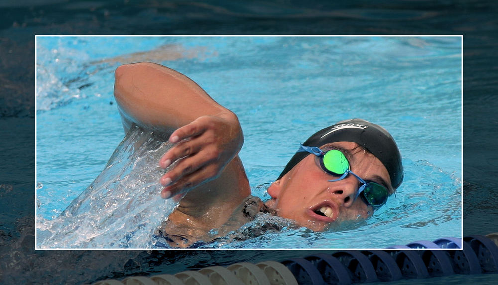 Schwimmerin im Freibad