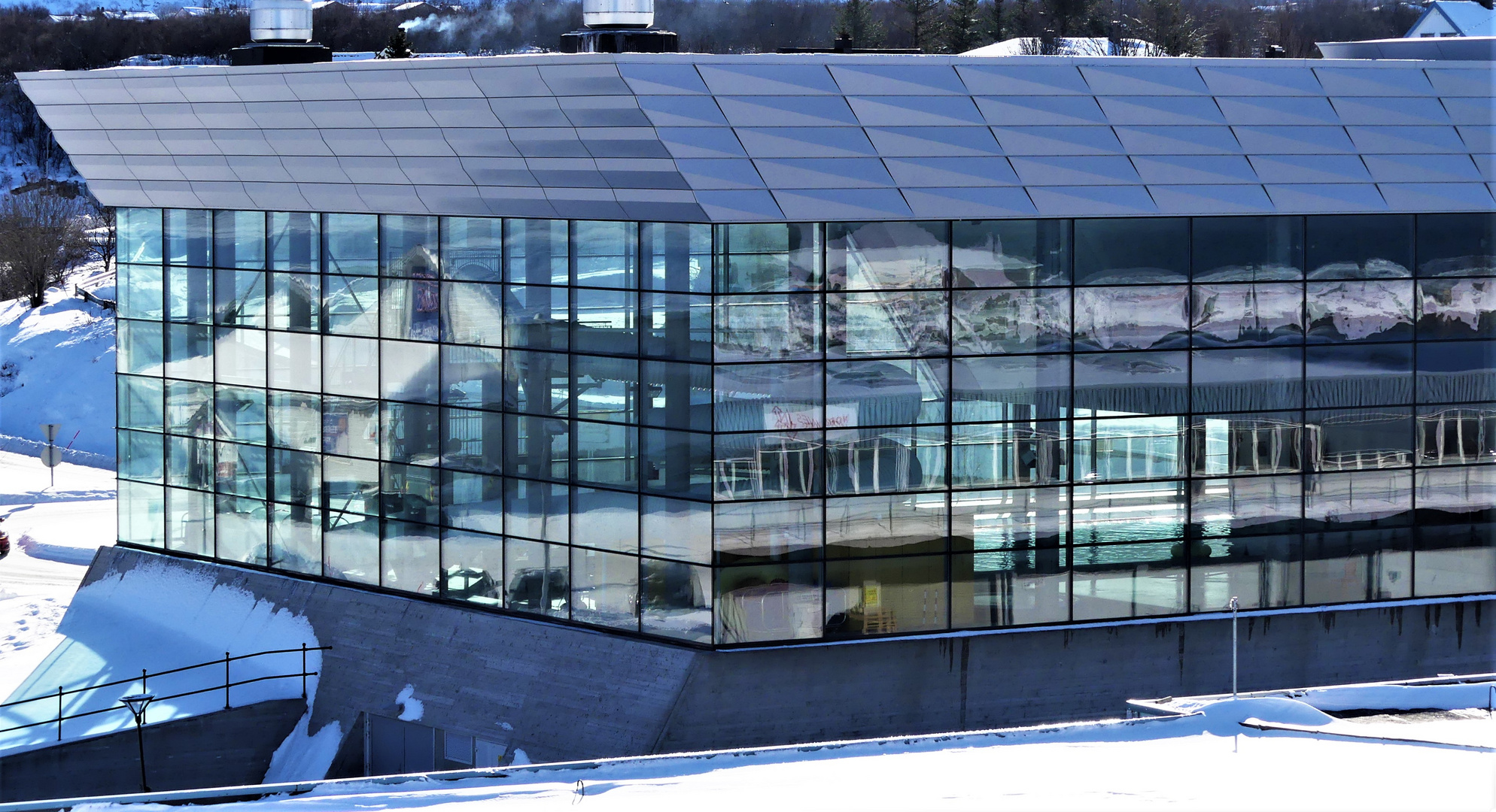 Schwimmhalle am Hafen