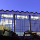 Schwimmhalle in Leipzig während Blauer Stunde / Swimming bath during Blue Hour