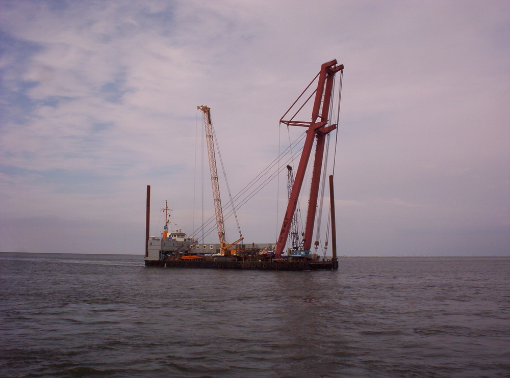 Schwimmkran LVP 1 vor Cuxhaven